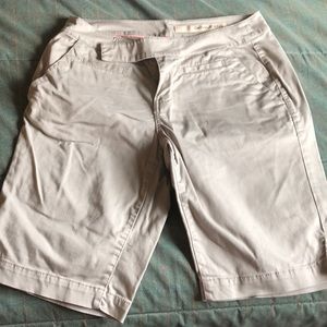 Bermuda tan shorts